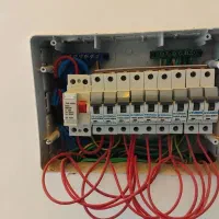 برقکار صنعتی و ساختمانی اجرا تعمیر و نور پردازی