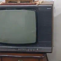 تلوزیون عتیقه با دو مهر پلمپ