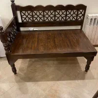 نیمکت چوبی