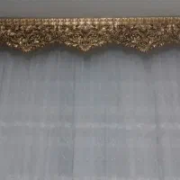 پرده سالن  تمیز با کتیبه طلایی