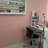 دستیار ناخن کار