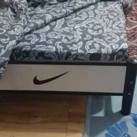 تخت یک نفره