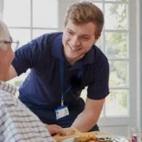 نگهداری سالمند هستم آقا شیفت شب