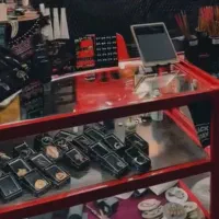 ویترین فلزی