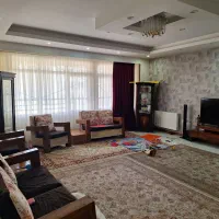 ۹۰ متر، ۲خوابه، طبقه دوم، روبنما،نرگس