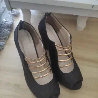 کفش سایز ۳۸