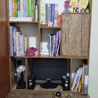 میز و کتابخونه بسیار تمیز بدون ذره ای خرابی|کتابخانه، شلف، قفسه‌های دیواری|پاکدشت, پاکدشت (مامازند)|دیوار