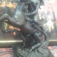 مجسمه های برنزی آنتیک و بی نظیر|کلکسیون اشیاء عتیقه|تبریز, |دیوار