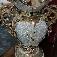 گلدان طلائی با کارتن