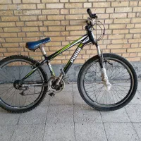 جنب مسجد الهدی