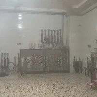 به یک کارگر ساده