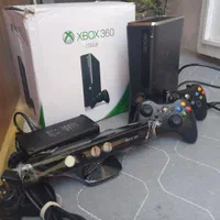 ایکس باکس۳۶۰ xbox360 دو دسته اصلی به‌همراه کینکت