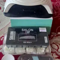 مقداری وسایل کاشت ناخن