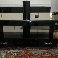 میز زیر تلویزیون