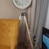 ساعت ایستاده پایه دار