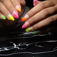 کاشت وترمیم ناخن|خدمات آرایشگری و زیبایی|قائمشهر, |دیوار