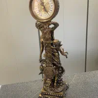 ساعت رومیزی مجسمه دار