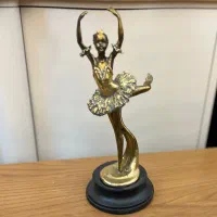 مجسمه تندیس ماکت رقص بالرین ورق طلا باله کادو دکور
