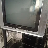 تلویزیون با میز