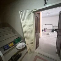 درب تمام‌چوب ورودی دولنگه و درب اکاردئونی|مصالح و تجهیزات ساختمان|تهران, حکمت|دیوار