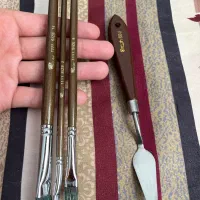 کاردک و قلمو نقاشی/ بوم الومینیومی/ سه پایه نقاشی