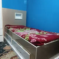 تخت یکنفره و کمد