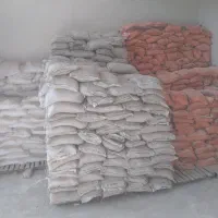 تعدادی شفته آهک و جوشقان به قیمت بفروش میرسد