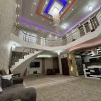 ۲۰۰مترفول امکانات با۷۰متر مغازه موقعیت طلایی دوشان