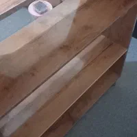 ویترین چوبی درحدنو برای مغازه وتعدادی سطل نو