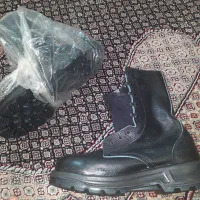 ۲ جفت پوتین سربازسایز۴۳ تولید ۱۴۰۴ شرکت نوید بهمن