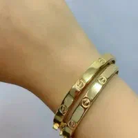 انگشتر و دست بند طلا