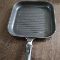 ماهیتابه چدن نو سالم