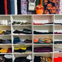 فروش پارچه و کمد و مانکن