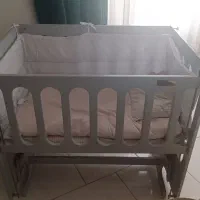 تخت نوزاد متحرک