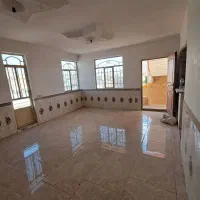 ساختمان-مسکونی-دوطبقه-و-یک-مغازه