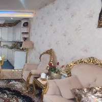 فروش مبل ۹نفره و ۳عدد فرش و آینه کنسول برنج اصل|مبلمان خانگی و میز عسلی|شیراز, آبیاری|دیوار