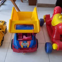 تعداد زیادی اسباب بازی و مقداری وسایل سیسمونی|اسباببازی|همدان, |دیوار