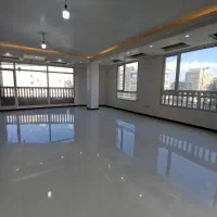 ۱۷۵متر سه خواب/تکواحدی نورگیر عالی/فروشنده واقعی