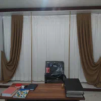 انواع پرده پلیسه مینی‌مال پانچ زبرا نخی عمودی