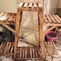 یک عدد میز گلدان