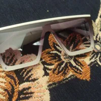 3تا عینک در حد|زیورآلات و اکسسوری|هشتگرد, طاووسیه|دیوار