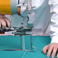 استخدام برشکار حرفه ای خانم در کارگاه خیاطی