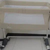 تخت کنار مادر