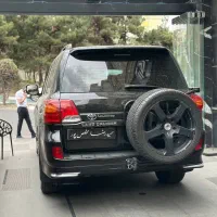 لندکروز مدل ۲۰۰۹ تک برگ