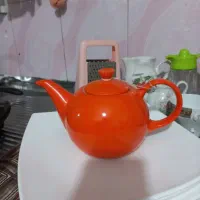 تعدادی ظروف آشپزخانه لوازم منزل