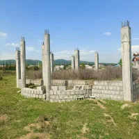 زمین-250متری-با-نمیه-سازه