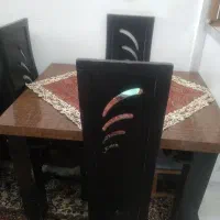 میز ناهار خوری چهار نفره و گنجه