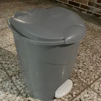 سطل زباله (نو- پدالی) استفاده نشده