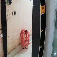 آینه دکوری بغل ها از دو طرف جا دارد