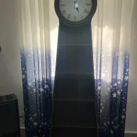 ساعت ایستاده شیک و تمیز